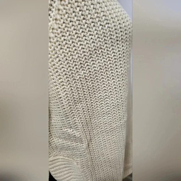 Sweater, soft material #270-274 - Picture 12 of 14